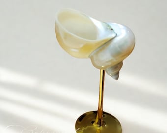 Seashell Conch Martini Glass: Elegantes Küstenhochzeitsdekor