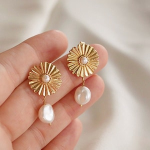 Pearl Drop Earrings Flower Earrings Daisy Pearl Drops Gold and Pearl Earrings Floral Earrings image 1