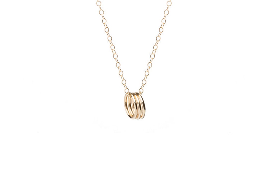 Necklace 3 rings discount