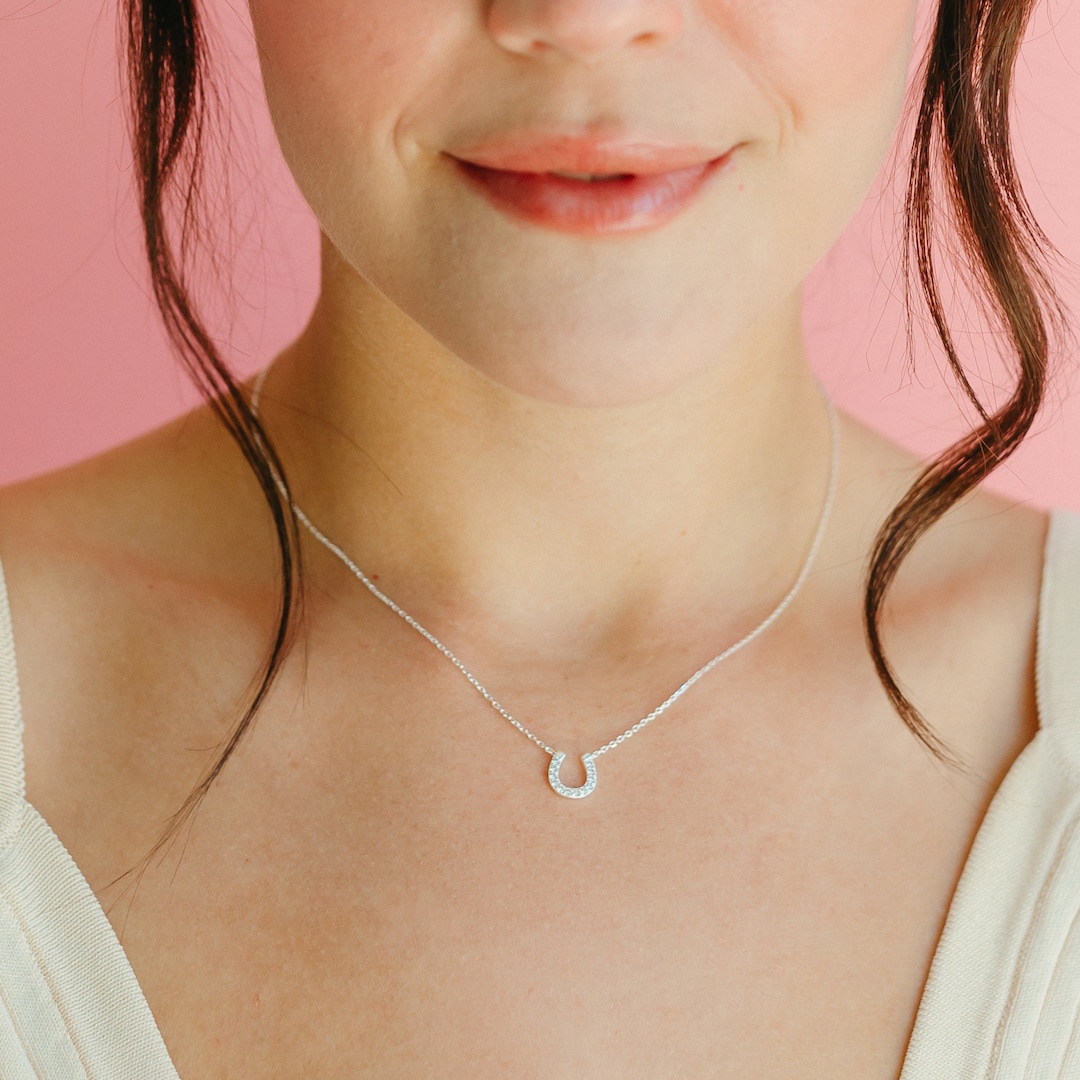 【STONEHENgE】Luv-it〜Silver Heart Horse Hoof Necklace H0179 Heart and Horse Shoes Necklace - Etsy