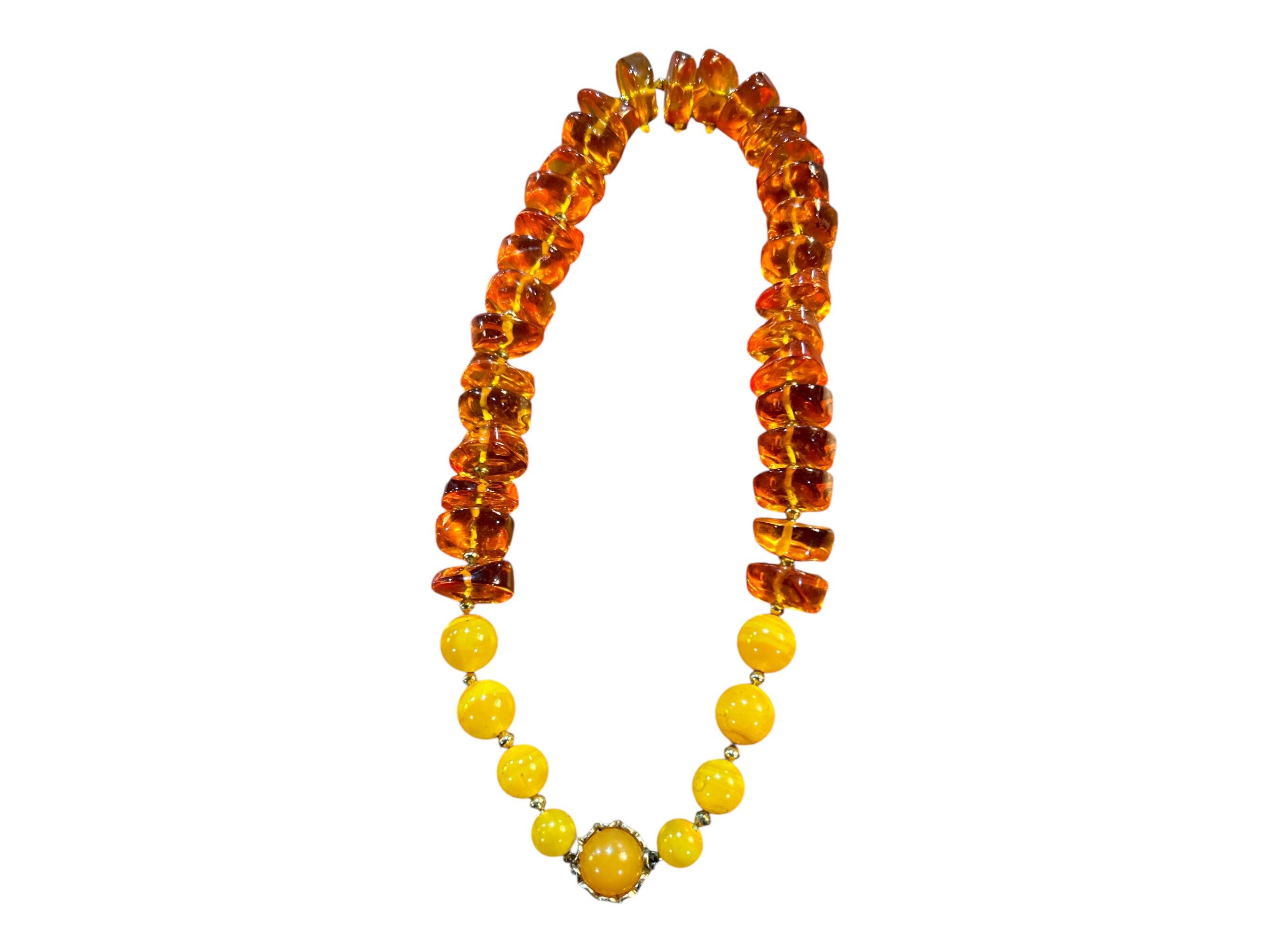 Collier Vintage En Bakélite Avec Perles Rondes Jaune Vanille - Occasion Bon État
