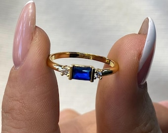 14Kゴールド サファイア リング 14Kゴールド ブルーサファイア ダイヤモンドリング – 繊細なバゲット