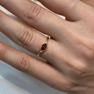 Garnet Ring / 14k Solid Gold Oval Shape Garnet Ring with Round Diamond / Garnet Birthstone Ring / Dainty Stacking Ring / Birthday Gift Women