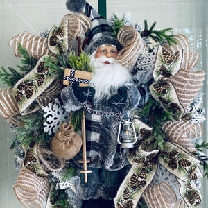 Old World Santa Christmas Wreath: Winter Front Door Decor