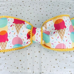 Jumbo Ice Cream Bow: Party Decor, Wreath Attachment