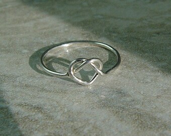 Silver Sweet Heart Ring / Tie The Knot Ring / Best Friend Love Knot Ring / Bridesmaids Gift