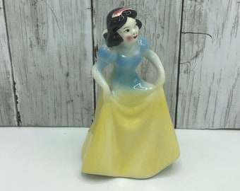 Details about   RARE Vintage Disney Porcelain Figurine BASHFUL Dwarf Snow White JAPAN 