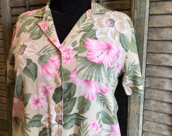 Womens Small vintage Floral Shirt, Tropical Blouse, Hawaiian Style Floral Camp Shirt, 90s Big Floral Women’s Blouse