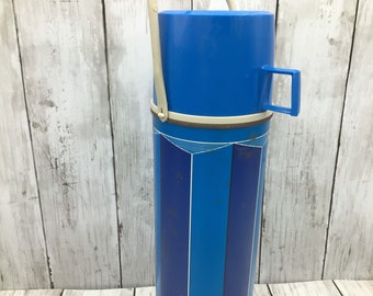 Vintage Blue Thermos, 1974 King Seeley Thermos, Retro Blue Stripe Thermos Bottle with Handle, Blue 1 Quart Thermos, Collector Blue Thermos