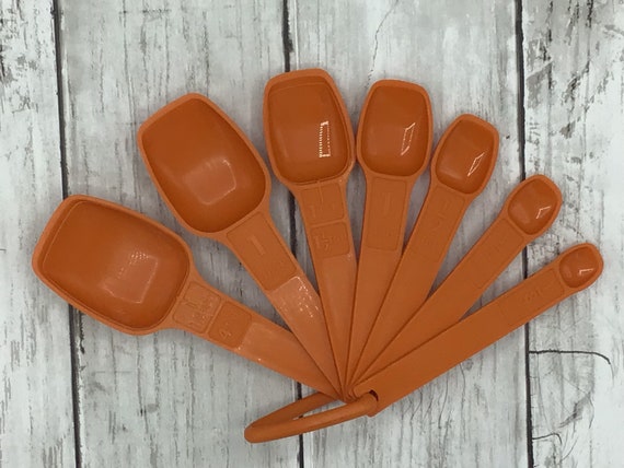 Vintage Tupperware Measuring Spoons, Orange Tupperware Complete