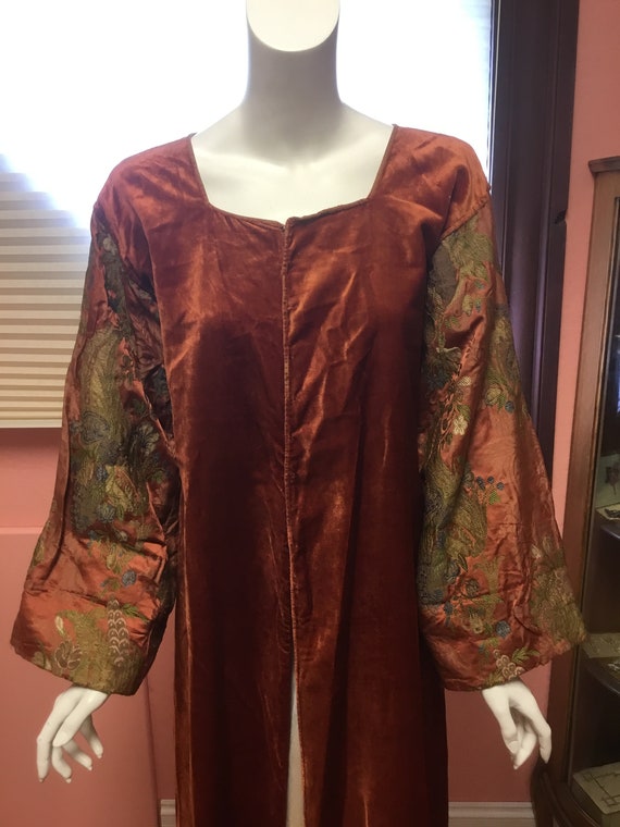 Antique silk velvet 18thC style fabric sleeves Rob