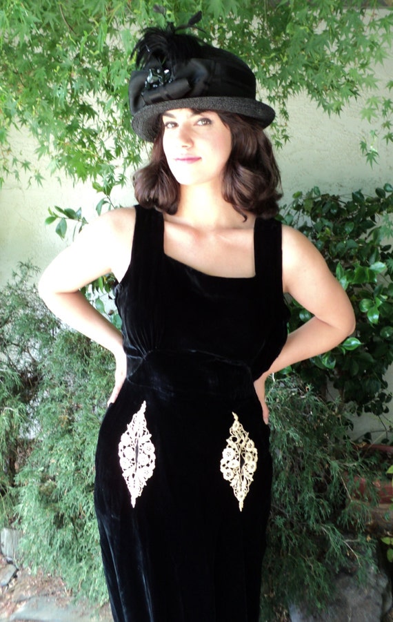 Final Sale 1930s Black Velvet Gown with Lace Pockets … - Gem