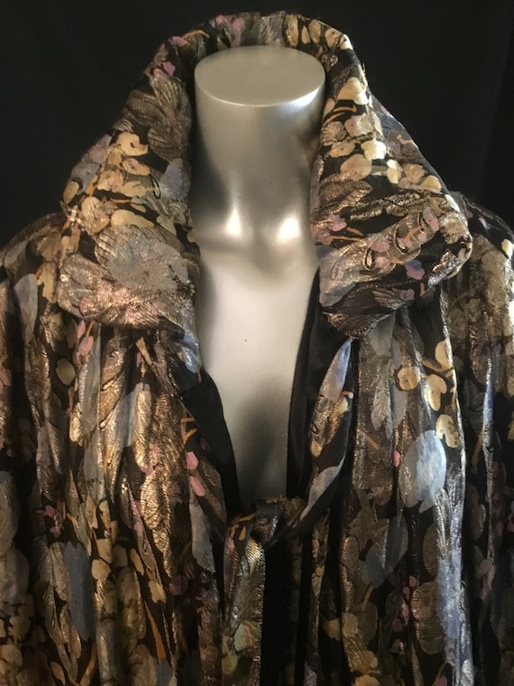 Rare 1920’s Lame Coat Floral Motiff Rouched Colla