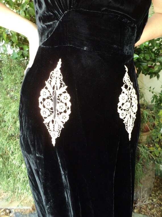 Final Sale 1930s Black Velvet Gown with Lace Pock… - image 3