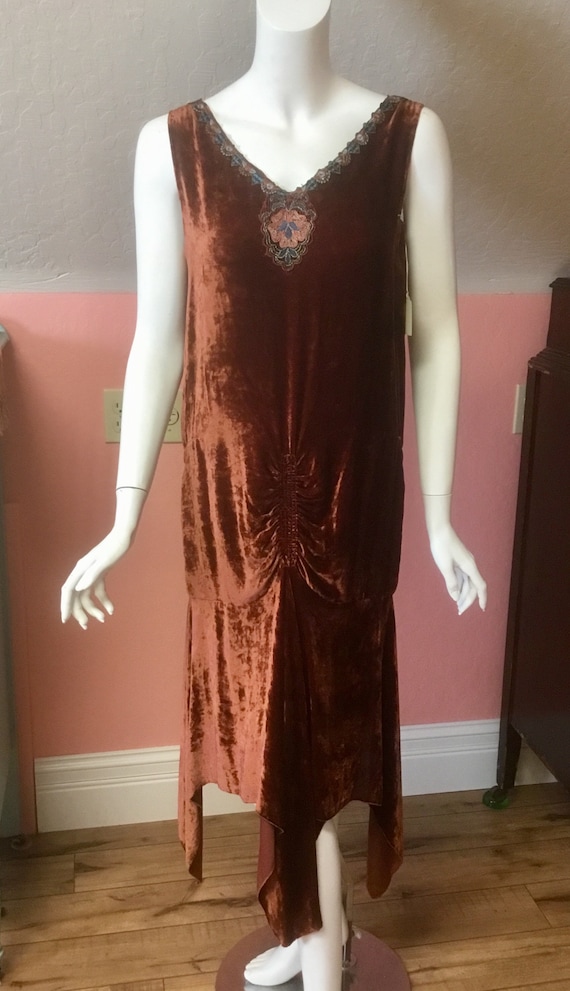 Sold 1920’s silk velvet flapper dress with embroi… - image 2