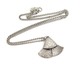 Vintage Marjorie BAER SF Modernist Metal Pendant Necklace Textured Silver Tone Necklace
