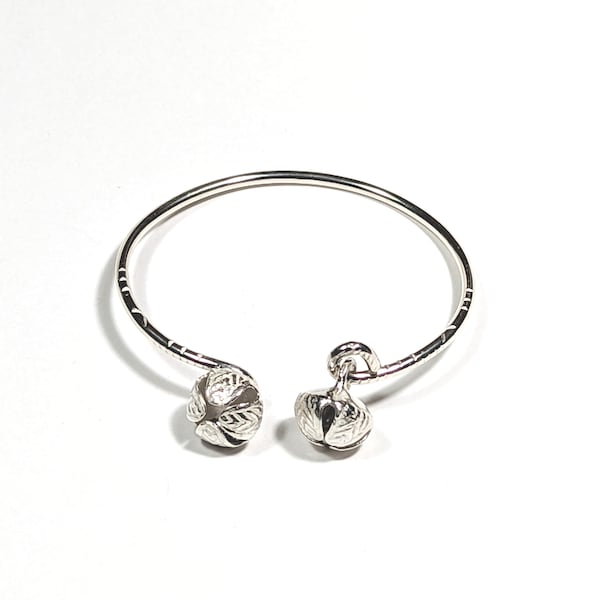 Jingle Bell Armreif - in Sterling Silber. Tolles Geschenk zu Weihnachten. Geschenk für Familie. Geschenk für Frau.