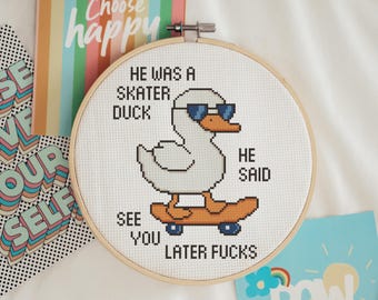 Patrón de punto de cruz de pato divertido: "Era un pato patinador" (PDF) - Minibordado Snarky