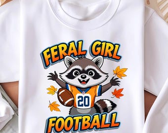Chica salvaje de fútbol Png, Mapache Png, Divertido Png, Fútbol retro Png, Camiseta de atleta femenina, Chica de fútbol Png, Diseño de sublimación del día del juego