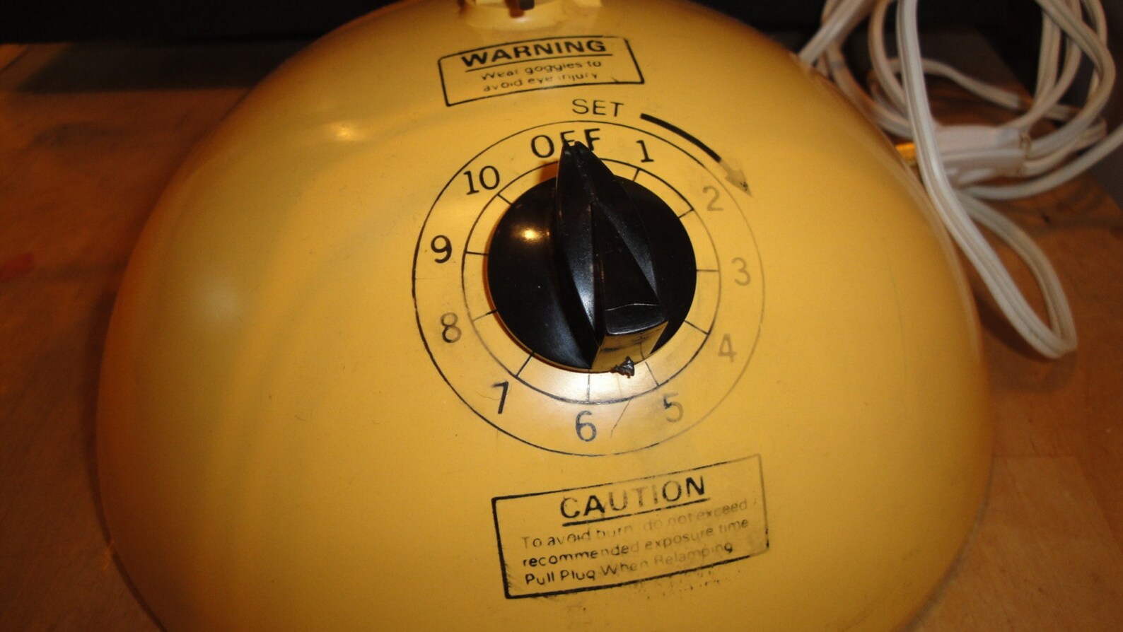 Vintage 1970s Sun Lamp Sun Tanning Lamp w Bulb Yellow Etsy