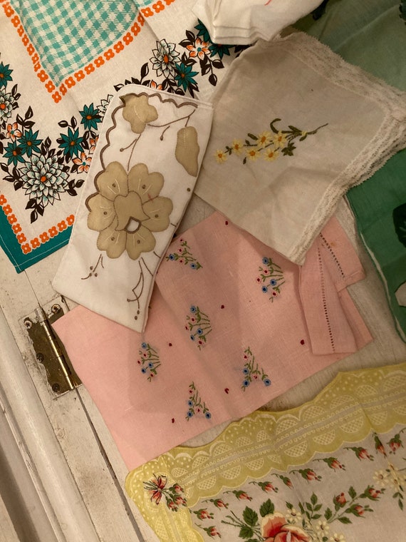 Vintage Handkerchief Linen Cotton set of 15 Embro… - image 5