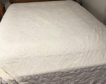 Vintage Double or Queen Bedspread White Chenille Cotton