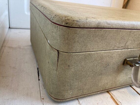 Vintage Cream Suitcase Train Case Trip Taker Luci… - image 5