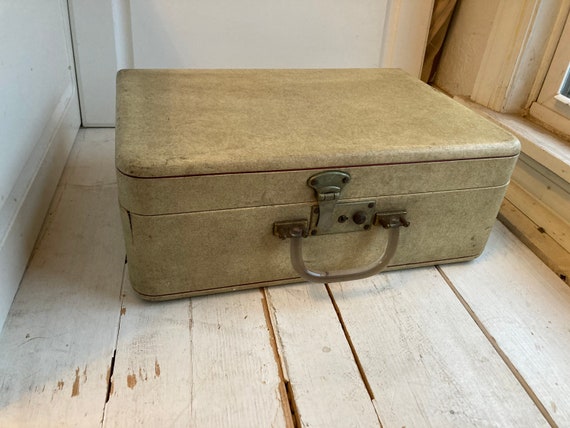 Vintage Cream Suitcase Train Case Trip Taker Luci… - image 2