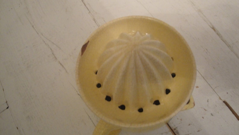 Vintage Baby Reamer Juicer Ceramic 1930 Yellow image 2