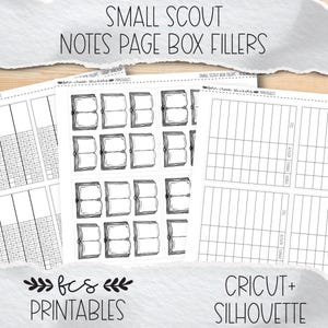 Può includere: Tre fogli di adesivi Small Scout Notes Page Box Fillers con disegni a linee bianche e nere. I design includono griglie numerate, illustrazioni di libri aperti e caselle rettangolari vuote per la pianificazione.