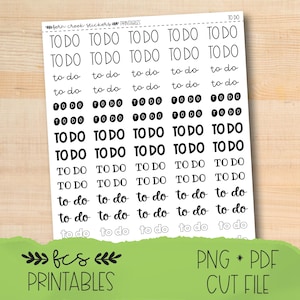 Pode incluir: Uma folha de autocolantes com as palavras "TO DO" e "to do" em várias fontes pretas sobre fundo branco. A parte inferior da folha mostra o texto "fcs PRINTABLES" e "PNG * PDF CUT FILE".