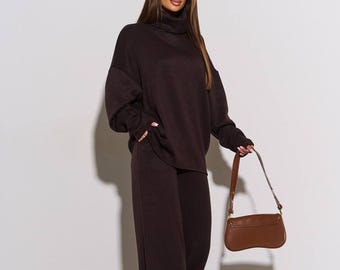 Conjunto de punto de angora marrón, suéter de cuello vuelto para mujer y pantalones anchos