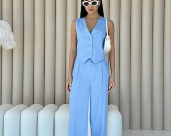 Hellblaues Leinen-Set für Frauen, Hose und Weste mit weitem Bein, zweiteiliger Sommeranzug, minimalistisches elegantes Set, Urlaubsoutfit für Frauen