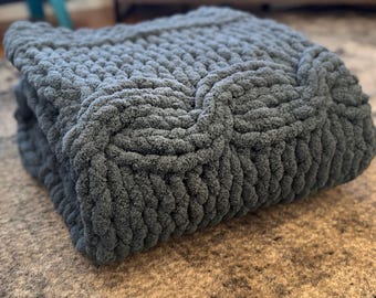 Large Cable Knit Throw, Cozy Chunky Knit Blanket for Couch/Bed