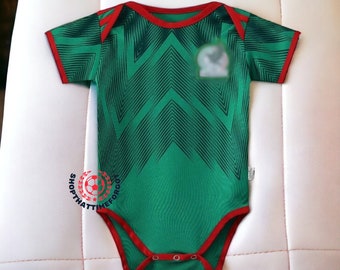 Body MX pour bébé de football personnalisé vert rouge 2022