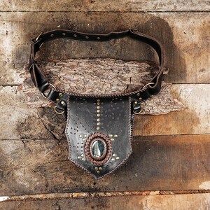 Leather waist belt with labradorite gemstone | Handcrafted leather utility belt | Festival leather waist bag |