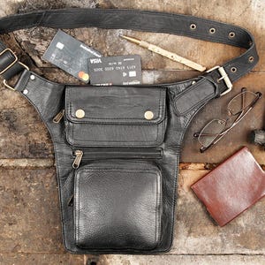 Handmade leather waist belt with adjustable belt, Belt Pouch for Unisex.
