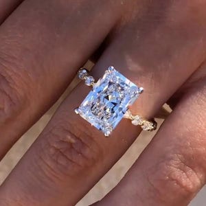 Unique 4 CT Radiant Cut Moissanite Engagement Ring 14K Sold Gold Radiant Cut Solitaire Wedding Ring Anniversary Gift For Her Promise Ring