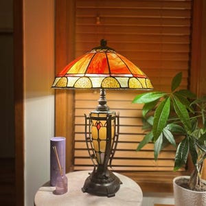 Beutiful Stained Glass Lamp W/ Light in Base