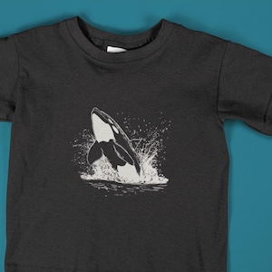 Regalo para niños, camiseta infantil Orca Splash / Ballena orca chapoteando fuera del agua