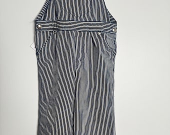 Peto de rayas finas estilo vintage de Health Tex