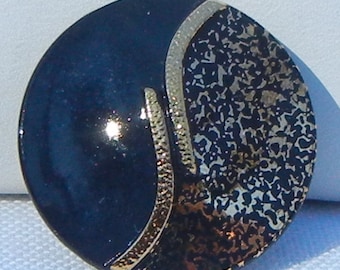 Soft Curves Czech Glass Button