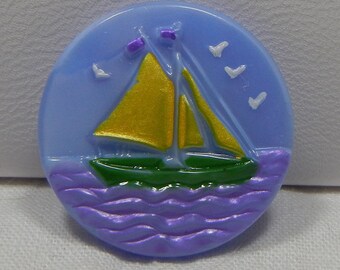 Sonnigen Segelboot Böhmisches Glas Button