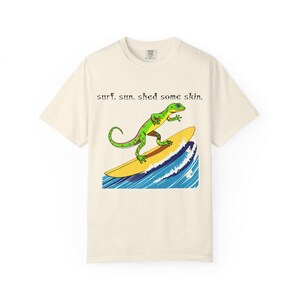 Surf Gecko, Surf Wave Tee, Surfing Gecko Lizard T-Shirt | Tropics Beachwear, Unisex Tee, Summer Style, Casual Wear, Gift for Surfers