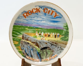 Vintage Rock City Lookout Mountain, TN Plate w/ Stand