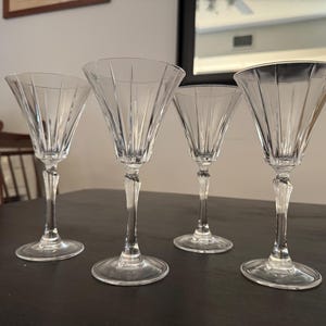 RCR Novecento | Italian Cut Crystal | Wine Glass Set | MCM | Elegant drinkware | Barware | Upscale Tableware