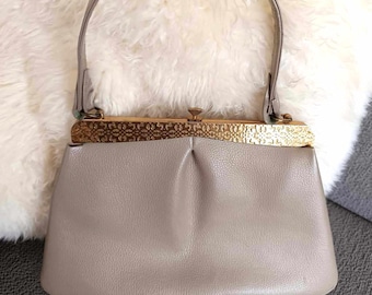 Vintage Beige Handbag: 1950s-60s Faux Leather Frame Purse