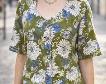 Blusa floral hecha a mano de los años 70 / Top vintage verde de manga corta