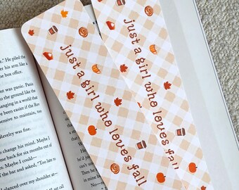 Bara en tjej som älskar hösten bokmärke, höstbokmärke, höstflickigt, gingham, bokälskare, bokälskare