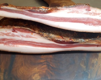 1 Kg. environ Guanciale Artisanal Calabrais Épicé - Assaisonné - 2 X 500g. à propos